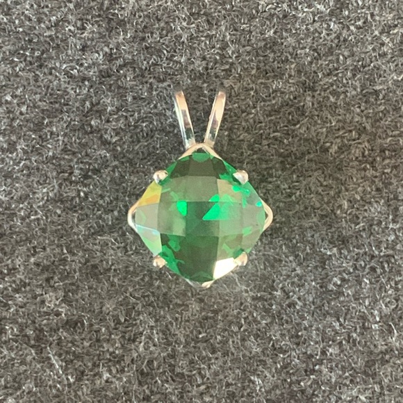 14k White Gold Tsavorite Pendant - Picture 1 of 9